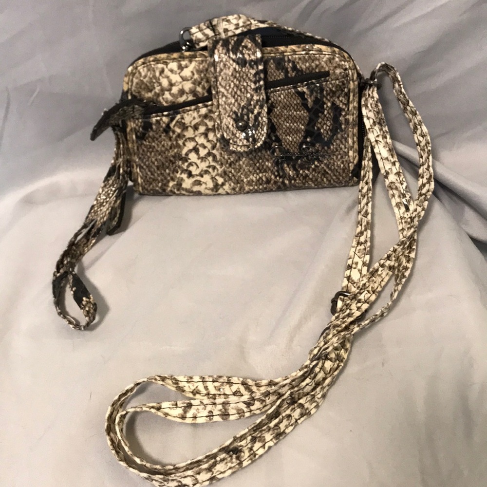 Jessica Simpson clutch/wristlet/ shoulder wallet